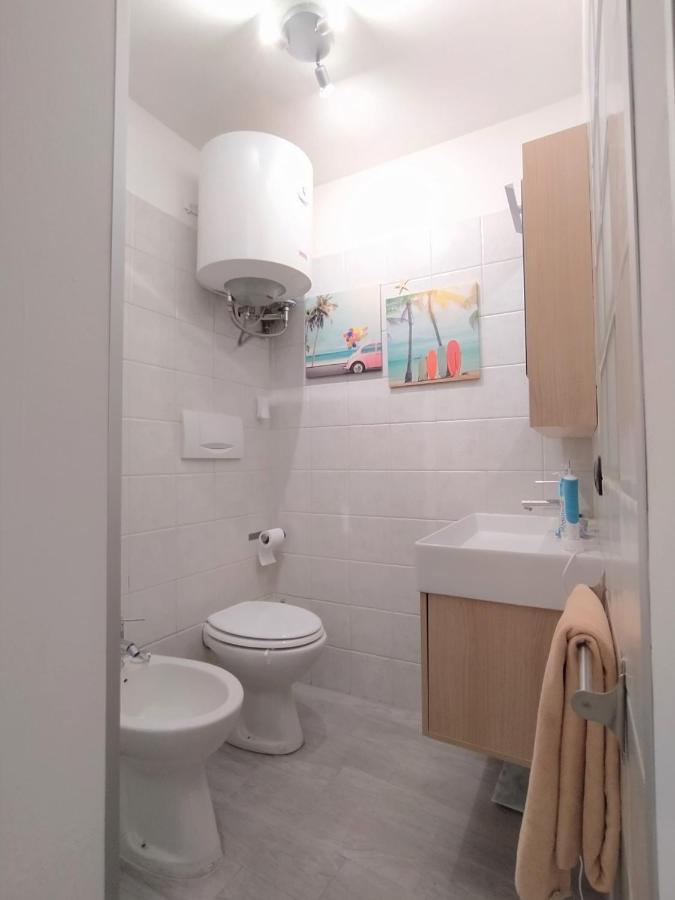 Appartamento In Centro Savona Exteriör bild