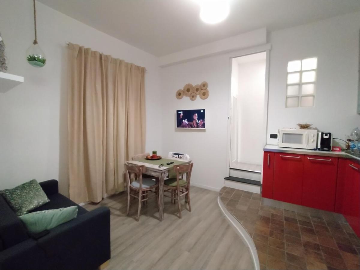 Appartamento In Centro Savona Exteriör bild