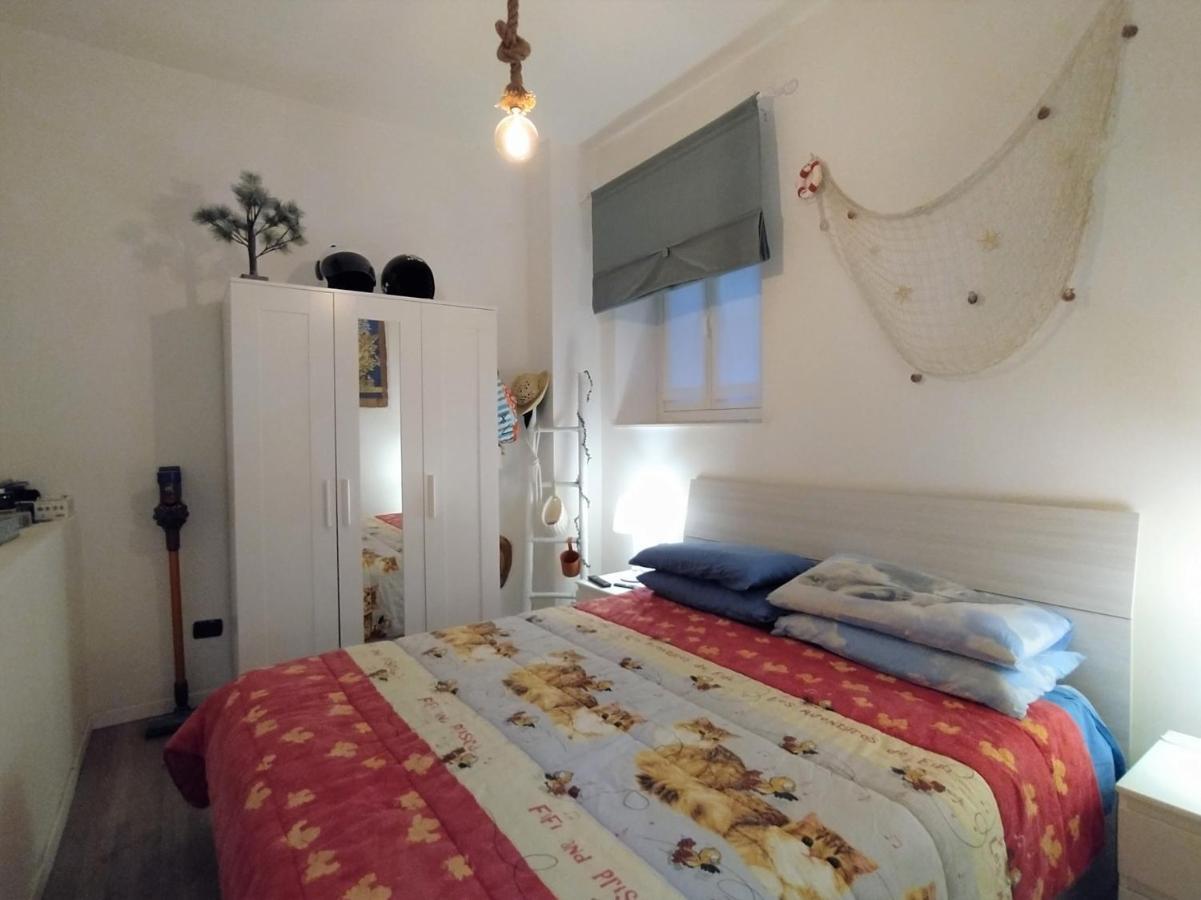 Appartamento In Centro Savona Exteriör bild