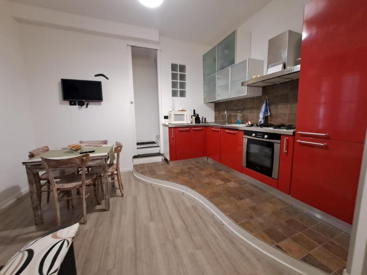 Appartamento In Centro Savona Exteriör bild