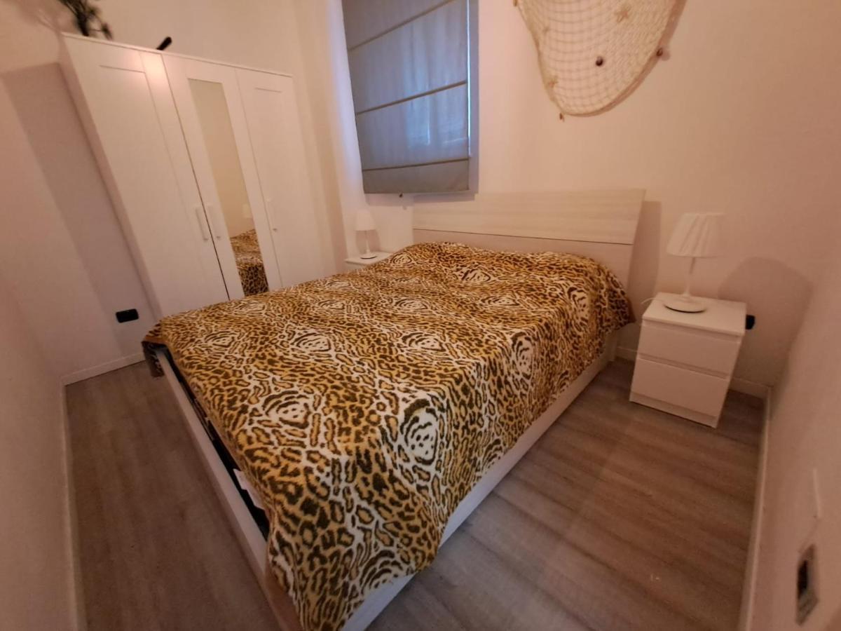 Appartamento In Centro Savona Exteriör bild