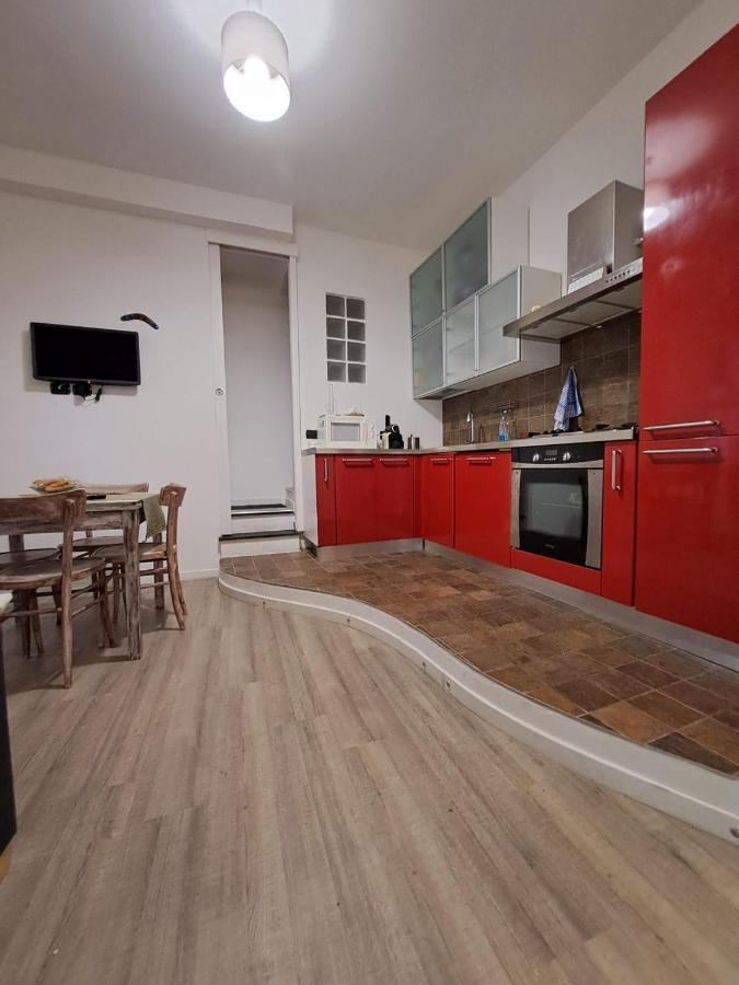 Appartamento In Centro Savona Exteriör bild